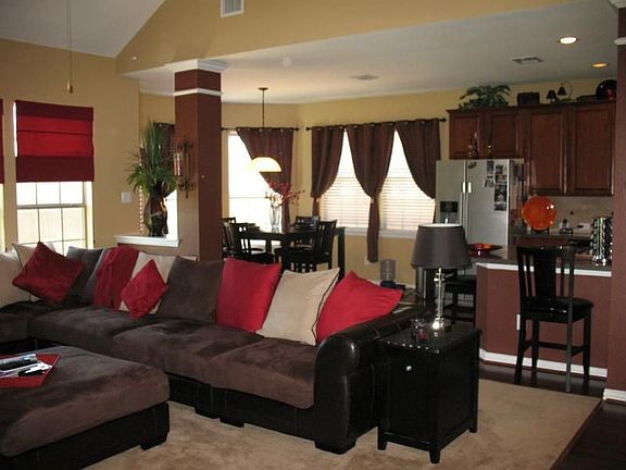 4th image of 407 Fairway Bluff Dr