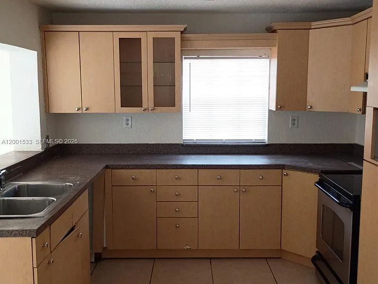 2617 NW 19th Ave — Photo 16