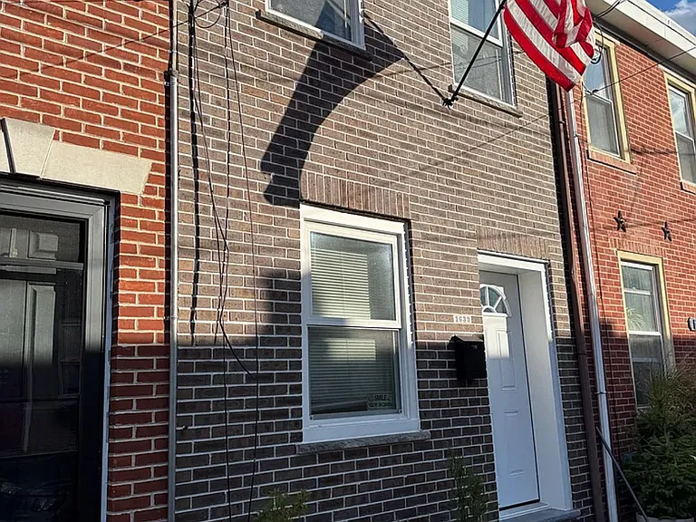 1639 S Hancock St — Photo 2