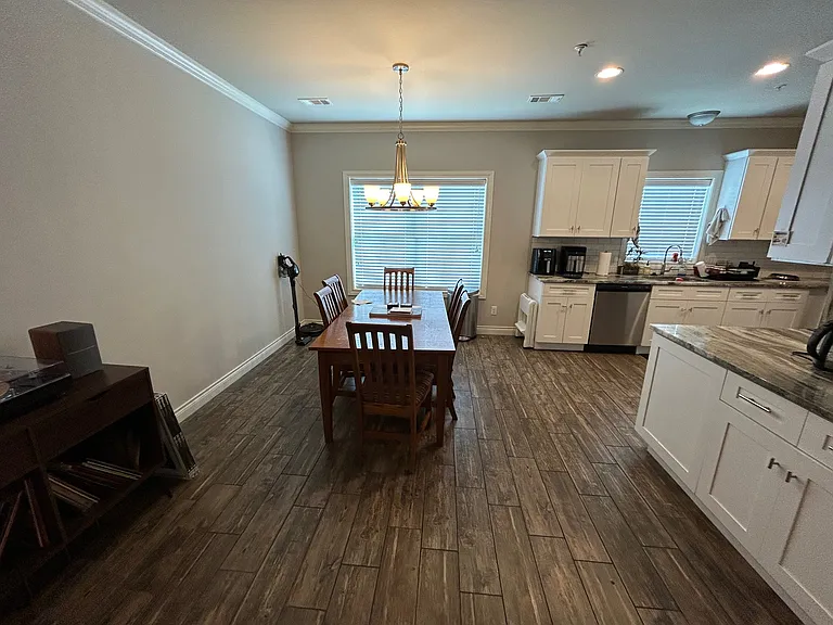 632 Clay St — Photo 6