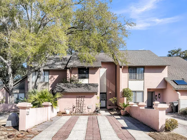 313 Lapwing Ln, Mount Pleasant, SC 29464