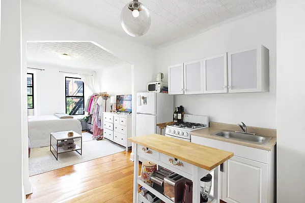 Rented by Oxford Property Group | media 9