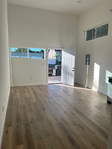304 S Inglewood Ave Photo 1