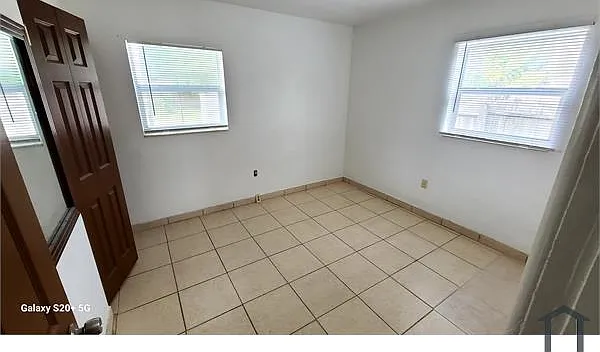902 N Ruth Ave #902 — Photo 3
