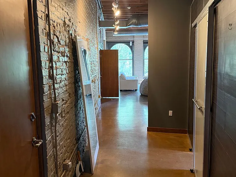 309 E Market St #313 — Photo 28