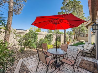 1609 Hidden Spring Dr, Las Vegas, NV, 89117