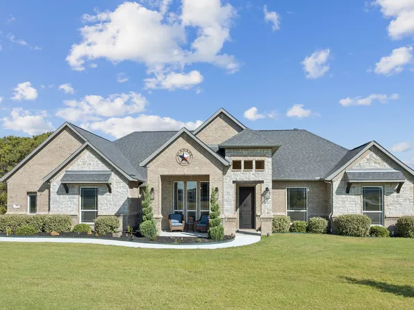 300 Oak Meadow Ln, Weatherford, TX 76085