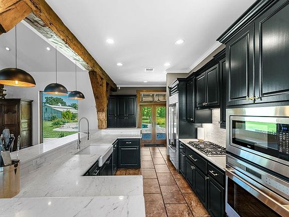 3rd image of 3141 Miller Ln