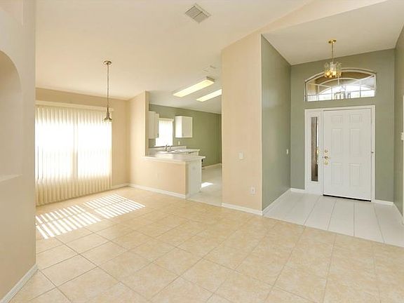 4th image of 30521 Wrencrest Dr