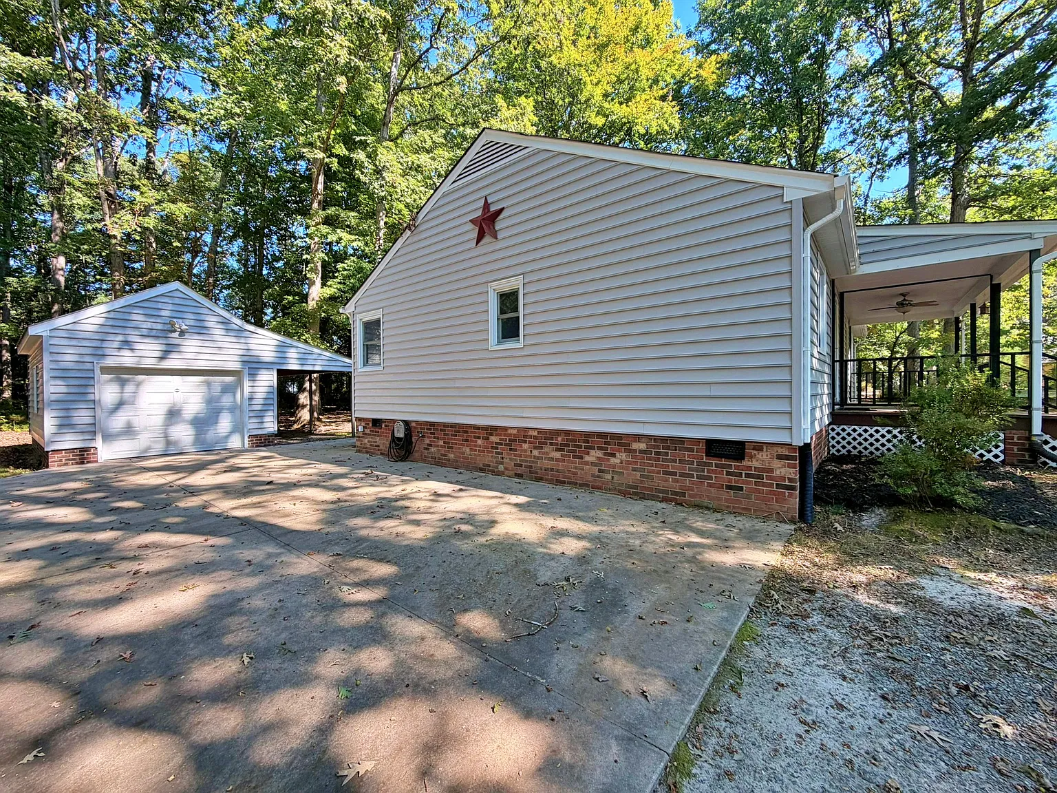 3 bed, 1500 sqft, $2,095 — Photo 2
