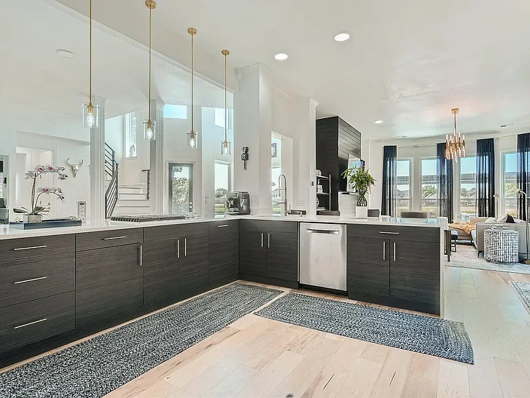 1323 Bradford Dr — Photo 20