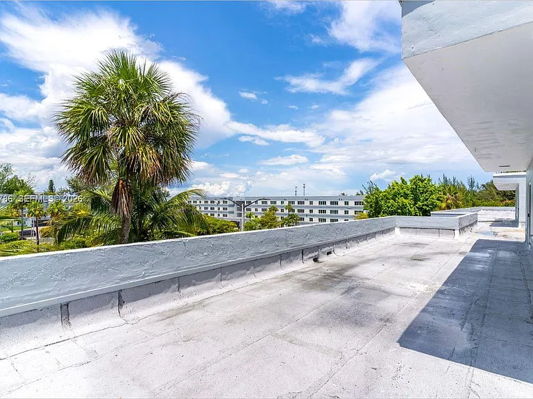 14820 Naranja Lakes Blvd #Penthouse D — Photo 32
