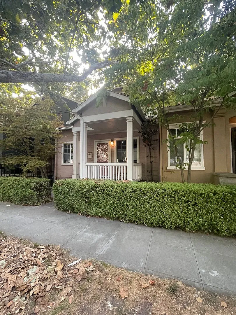 1904 6th St - Sacramento 95811 — Photo 4