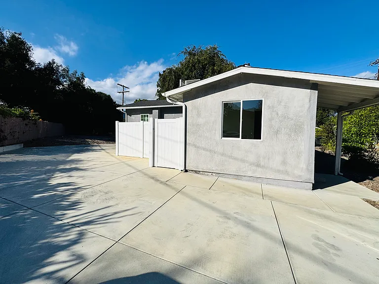 825 N Pasadena Ave — Photo 8