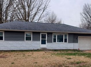 206 Dixie Dr, Chester, IL 62233