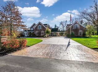 550 Twin Fawns Dr, Saint Louis, MO 63131