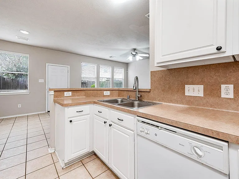 12415 Oriole Lake Way — Photo 13