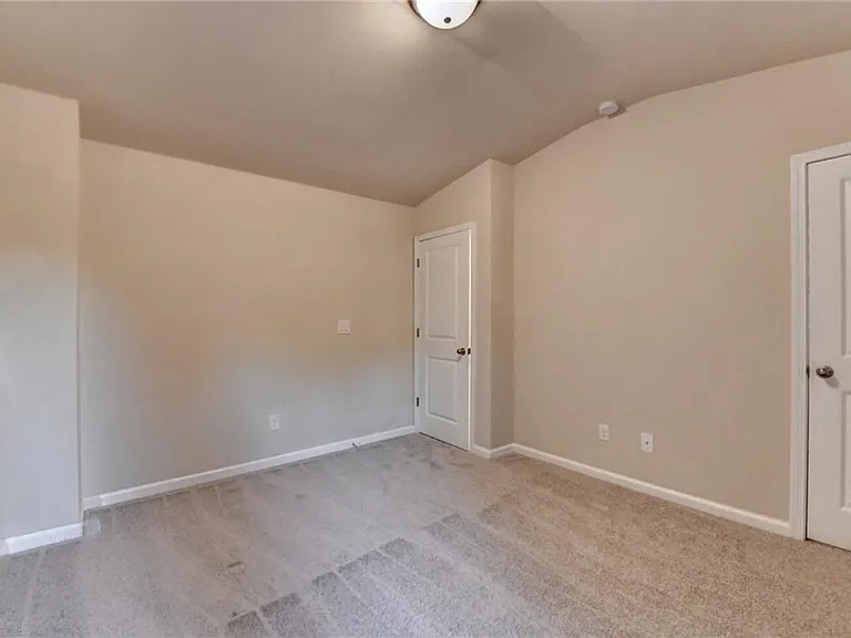 11619 Davenport Ln — Photo 30
