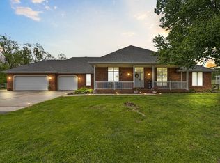 894 Golf Course Rd, Marshfield, MO 65706