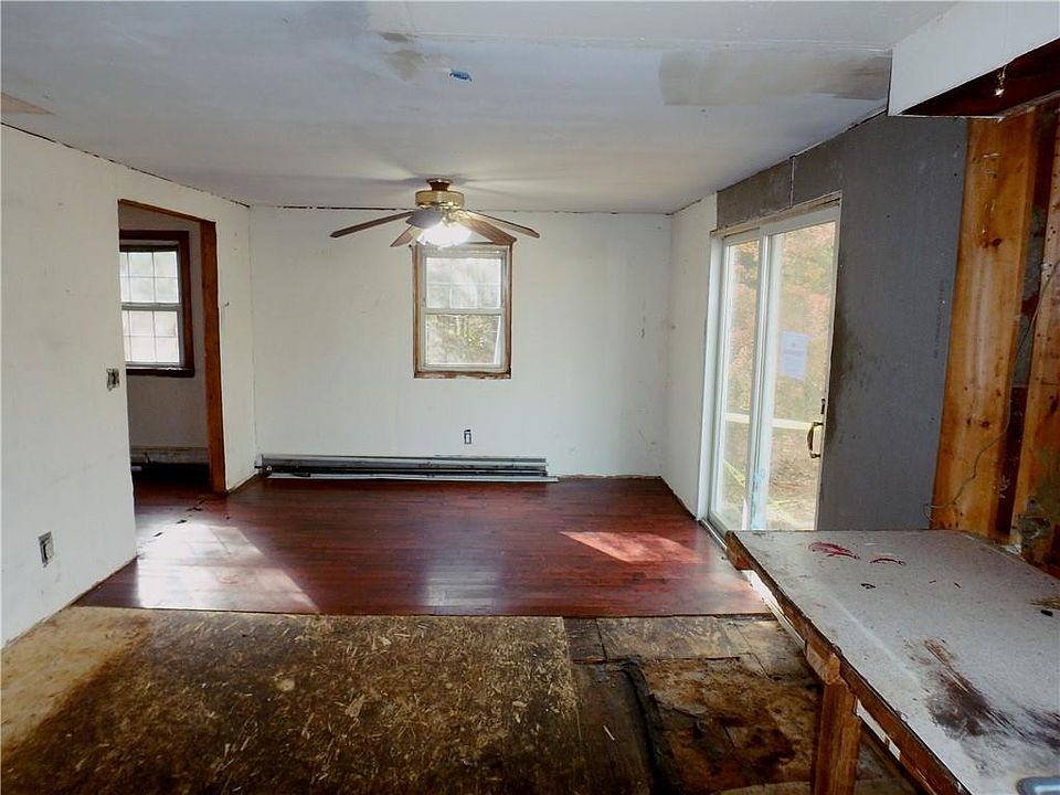 322 Station St, Coventry, RI 02816 MLS 1326959 Zillow