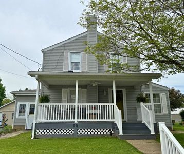 911 Columbia Ave, Grove City, PA, 16127