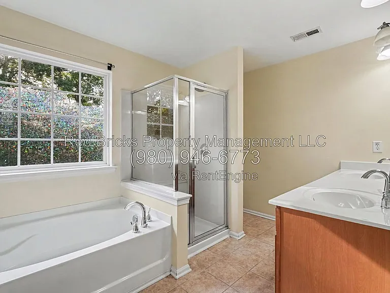 13502 Delstone Dr — Photo 24