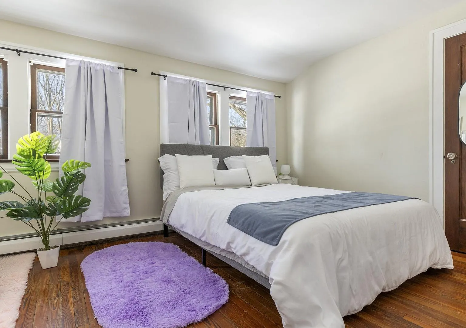 4 bed, 2.5 bath, 1800 sqft, $866 — Photo 3