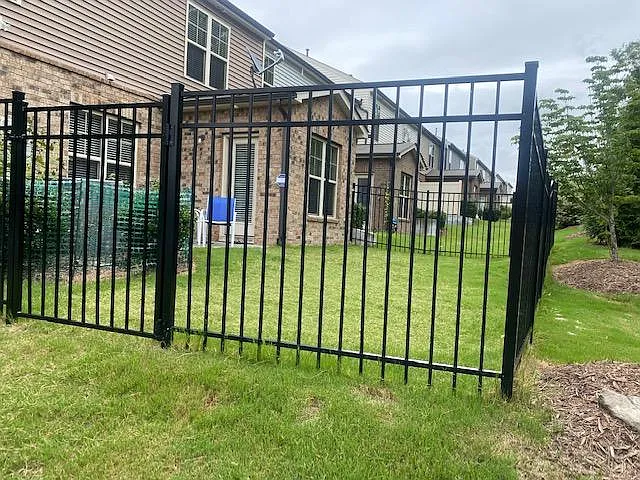 425 Chanson Dr — Photo 7