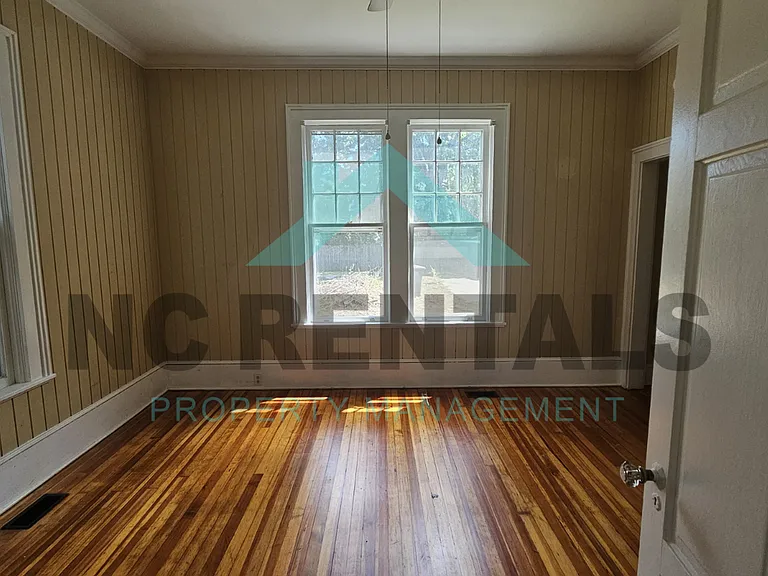 521 Park Pl — Photo 13