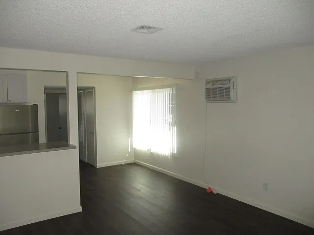 1 bed, 735 sqft, $1,930 — Photo 3