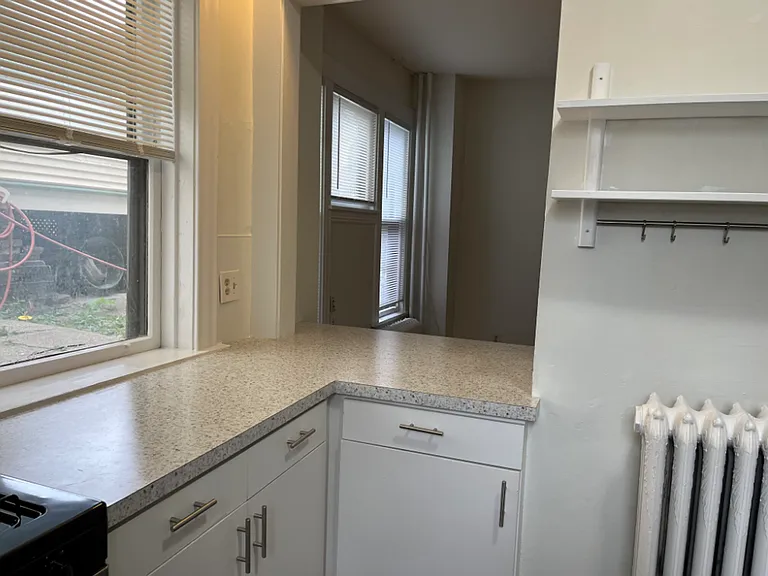608 Ridgewood Ave — Photo 3