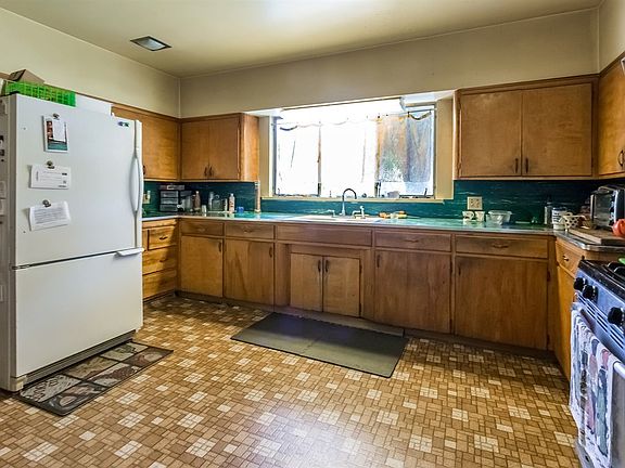 4th image of 333 N Sunnyside Ave