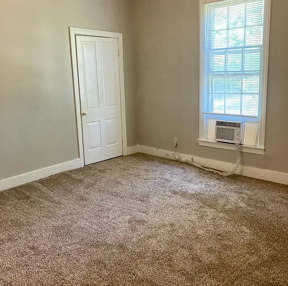 420 N McLemore Ave — Photo 10