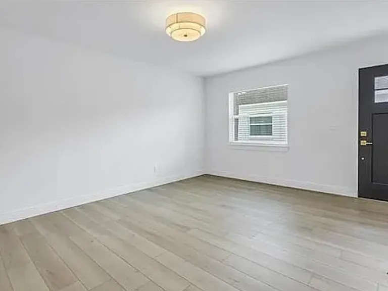 3009 W Binnicker Ave — Photo 3