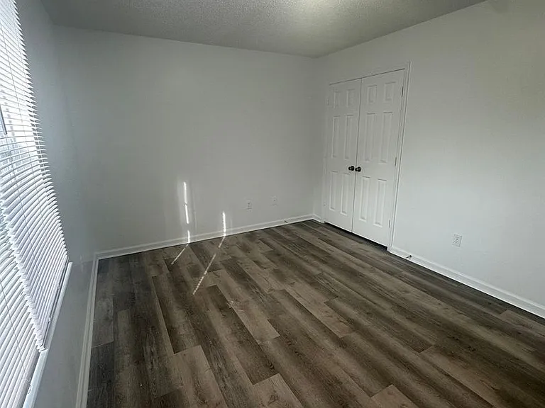 Arlington Apartments — Photo 171