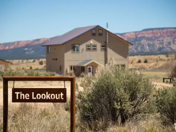 152 E Carols Ln, Hatch, UT 84735