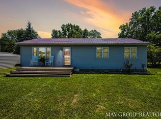 314 E North St, Edmore, MI 48829