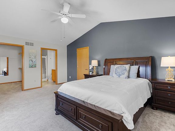 4th image of 1014 South Perry Parkway