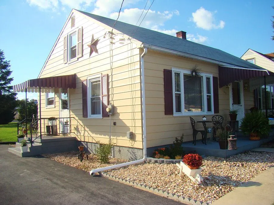 129 Brookview Ave photo 1