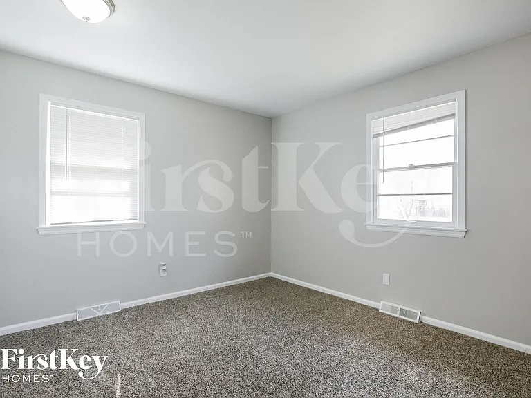 706 SW Merritt St — Photo 12
