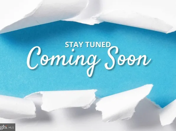 4925 Vista Glen Ln, Lanham, MD 20706