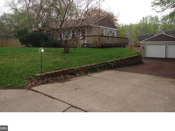 3rd image of 2104 Cowern Pl E