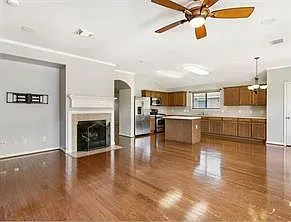 3 bed, 2.0 bath, 2205 sqft, $2,500 — Photo 4