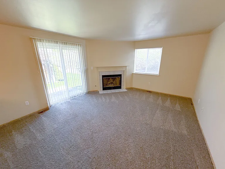 5542-5542 Glenridge Way — Photo 14