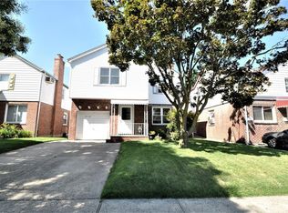 14725 68th Rd, Flushing, NY 11367
