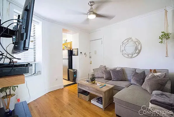 Rented by City Connections Realty | media 9