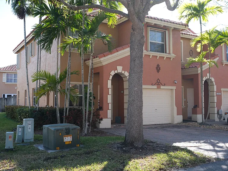 15240 SW 31st St — Photo 16
