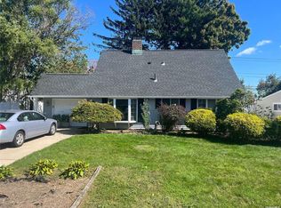 69 Blacksmith Rd, Levittown, NY 11756