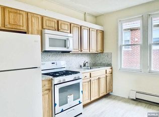 257 Hudson Pl APT 4, Fairview, NJ 07022