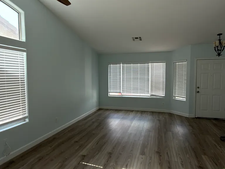 3870 E Redfield Ct — Photo 2